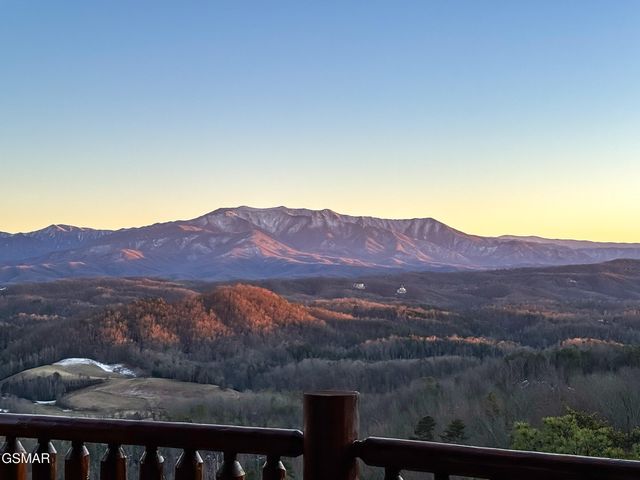 2517 Look Afar View Drive, Sevierville, TN 37876