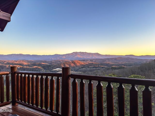 2517 Look Afar View Drive, Sevierville, TN 37876