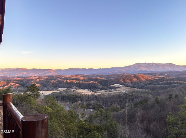 2517 Look Afar View Drive, Sevierville, TN 37876