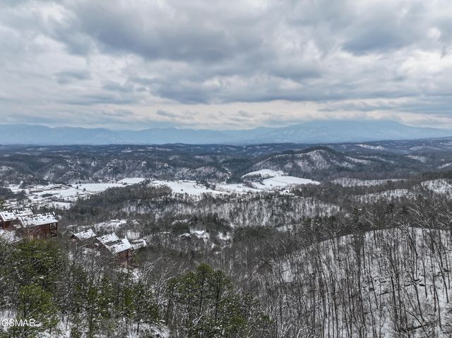 2517 Look Afar View Drive, Sevierville, TN 37876