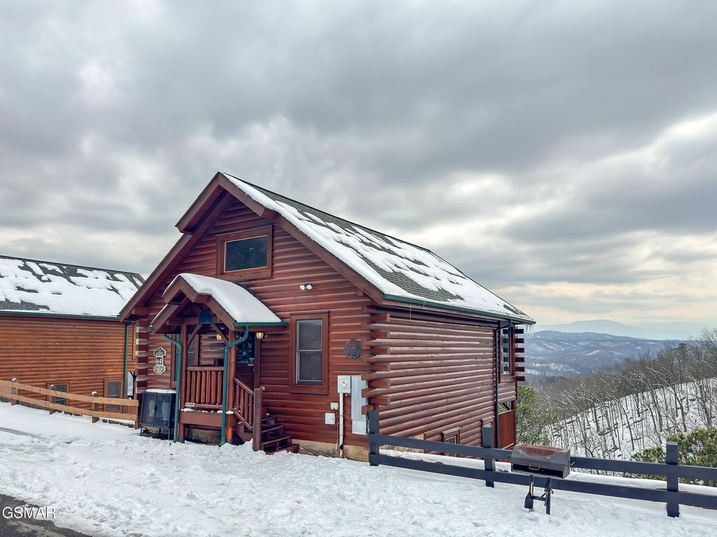 2517 Look Afar View Drive, Sevierville, TN 37876