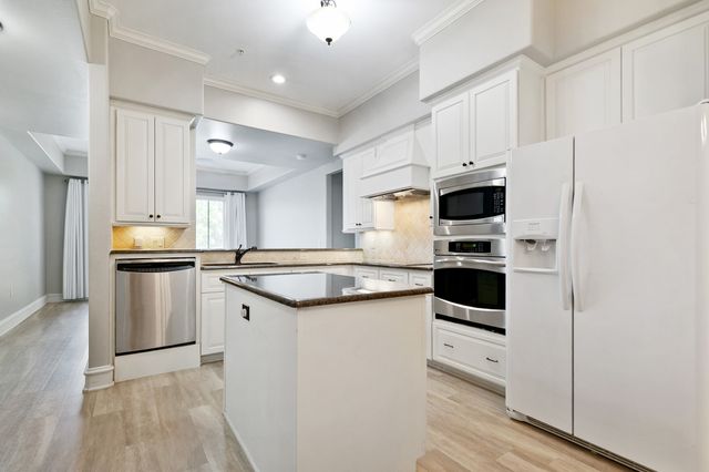 301 Watermere Drive 212, Southlake, TX 76092