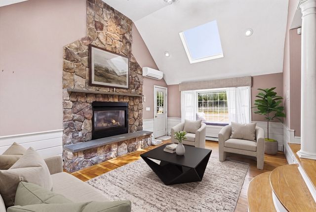 125 Jaffrey St, Weymouth, MA 02188