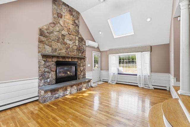 125 Jaffrey St, Weymouth, MA 02188