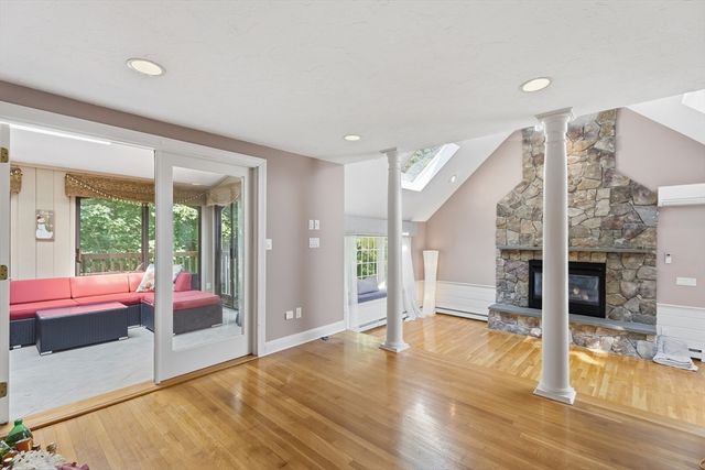125 Jaffrey St, Weymouth, MA 02188