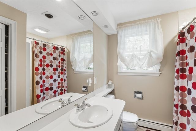 125 Jaffrey St, Weymouth, MA 02188