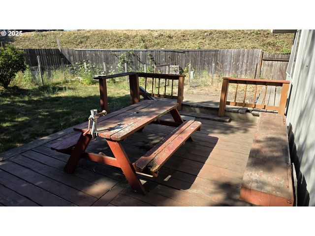 551 PANDA Loop, Eugene, OR 97401