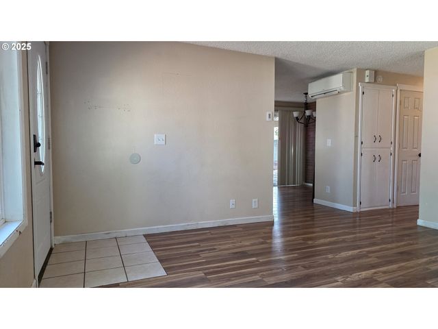 551 PANDA Loop, Eugene, OR 97401