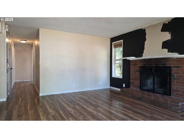 551 PANDA Loop, Eugene, OR 97401