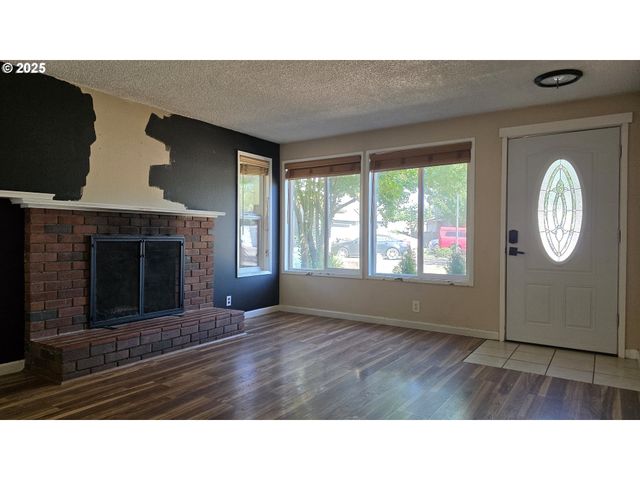 551 PANDA Loop, Eugene, OR 97401