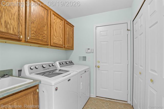 16981 Sandstone Circle 74, Macomb Township, MI 48042