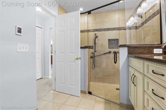 16981 Sandstone Circle 74, Macomb Township, MI 48042