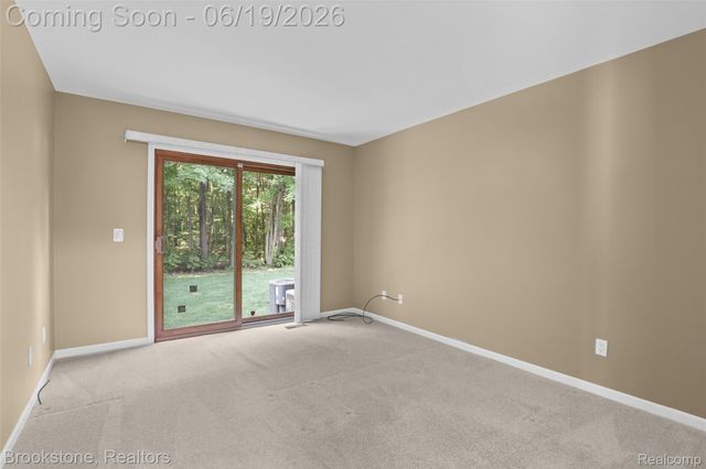 16981 Sandstone Circle 74, Macomb Township, MI 48042