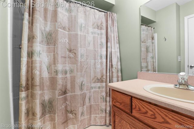 16981 Sandstone Circle 74, Macomb Township, MI 48042