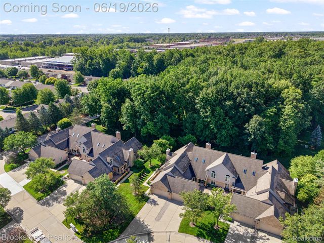 16981 Sandstone Circle 74, Macomb Township, MI 48042