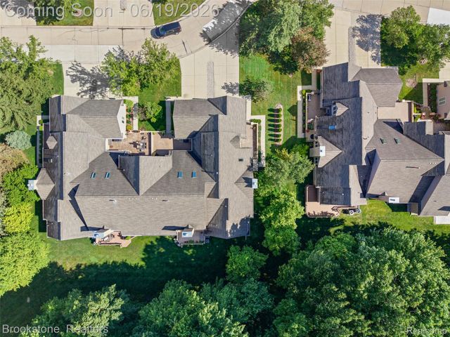 16981 Sandstone Circle 74, Macomb Township, MI 48042
