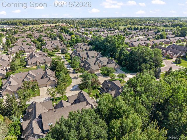 16981 Sandstone Circle 74, Macomb Township, MI 48042