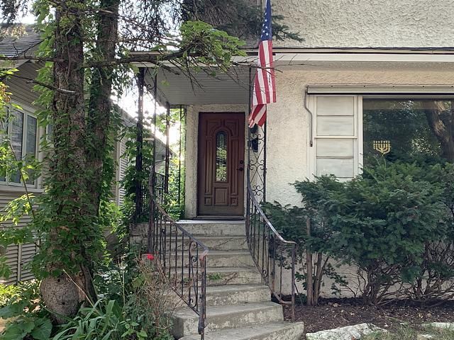 828 N Ridgeland Avenue, Oak Park, IL 60302