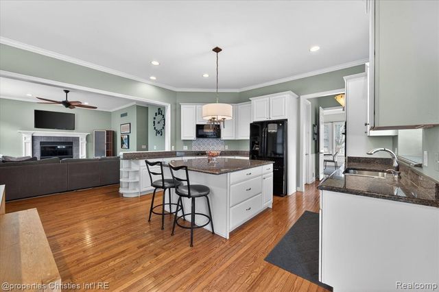 50342 Hancock Street, Canton, MI 48188