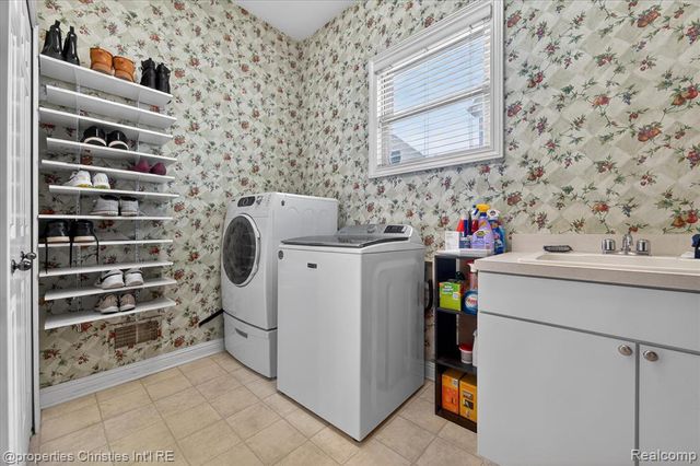 50342 Hancock Street, Canton, MI 48188