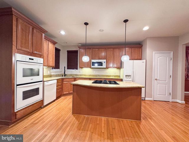 2039 DOWNSHIRE CT, Waldorf, MD 20603