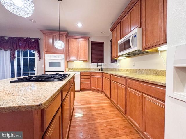 2039 DOWNSHIRE CT, Waldorf, MD 20603