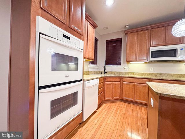 2039 DOWNSHIRE CT, Waldorf, MD 20603