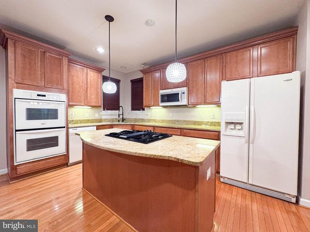 2039 DOWNSHIRE CT, Waldorf, MD 20603