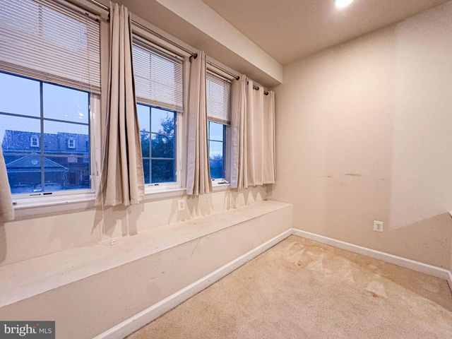 2039 DOWNSHIRE CT, Waldorf, MD 20603