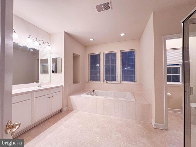 2039 DOWNSHIRE CT, Waldorf, MD 20603