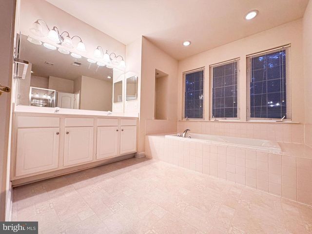 2039 DOWNSHIRE CT, Waldorf, MD 20603