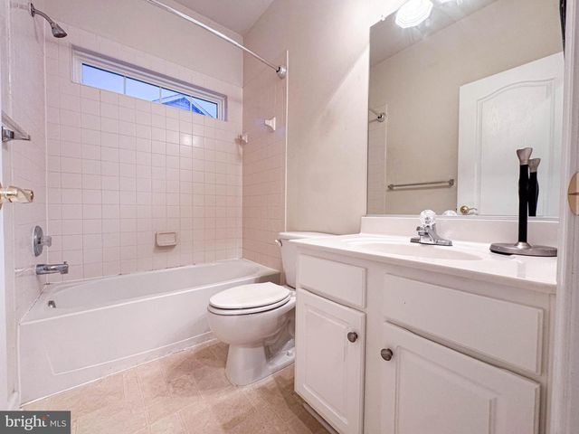 2039 DOWNSHIRE CT, Waldorf, MD 20603