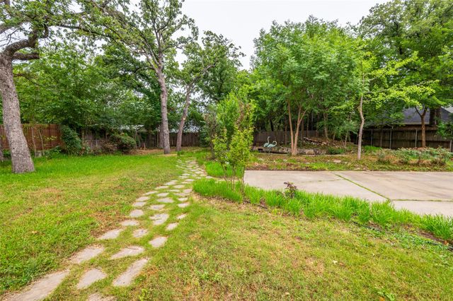 2708 Steeplechase Court, Hurst, TX 76054