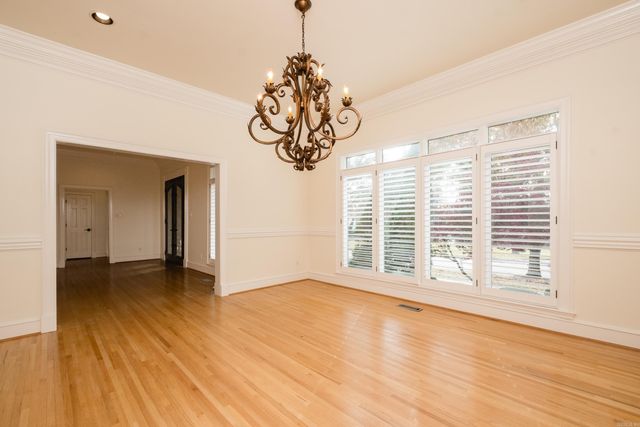 18 Chenal Cir, Little Rock, AR 72223