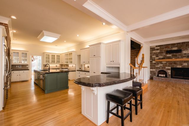 18 Chenal Cir, Little Rock, AR 72223