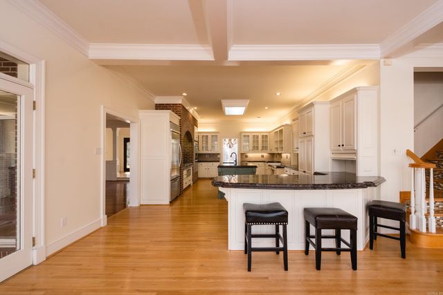 18 Chenal Cir, Little Rock, AR 72223