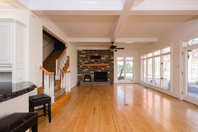 18 Chenal Cir, Little Rock, AR 72223