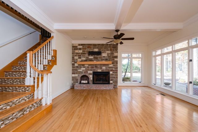 18 Chenal Cir, Little Rock, AR 72223