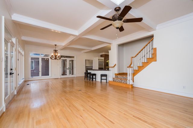 18 Chenal Cir, Little Rock, AR 72223