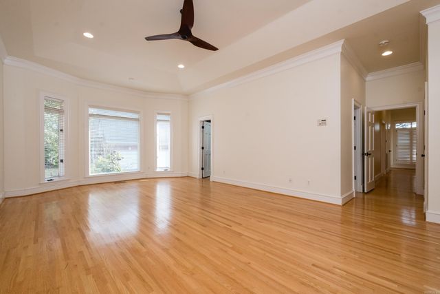 18 Chenal Cir, Little Rock, AR 72223