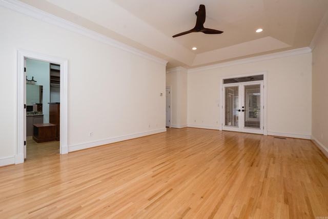 18 Chenal Cir, Little Rock, AR 72223