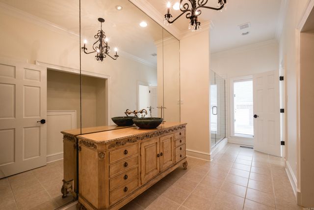 18 Chenal Cir, Little Rock, AR 72223