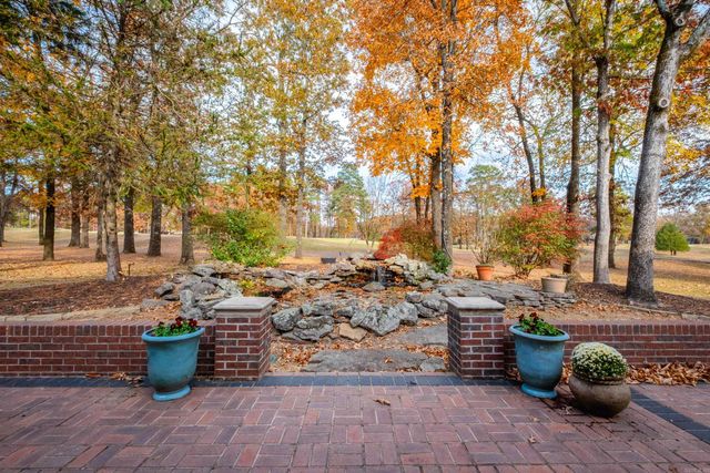 18 Chenal Cir, Little Rock, AR 72223