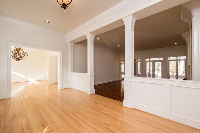 18 Chenal Cir, Little Rock, AR 72223