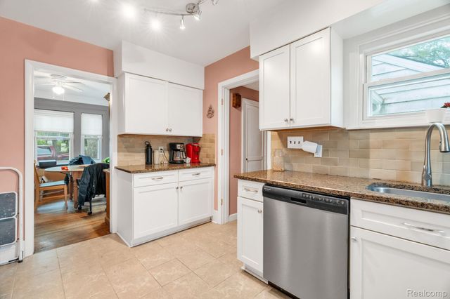 3363 Meinrad Drive, Waterford Charter Township, MI 48329