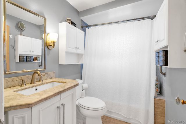 3363 Meinrad Drive, Waterford Charter Township, MI 48329