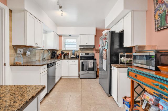 3363 Meinrad Drive, Waterford Charter Township, MI 48329