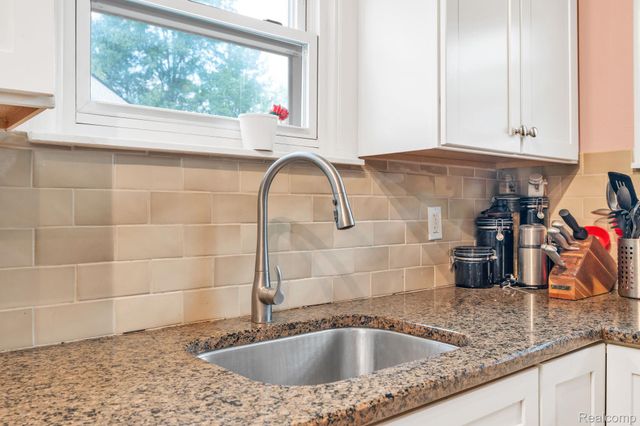 3363 Meinrad Drive, Waterford Charter Township, MI 48329