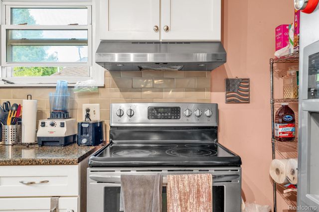 3363 Meinrad Drive, Waterford Charter Township, MI 48329