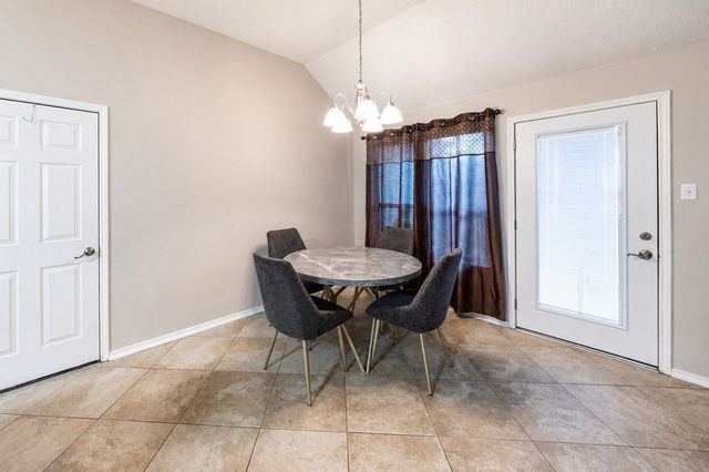 2075 Sunset Lane, Lewisville, TX 75067